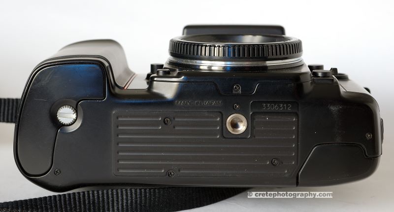 Nikon F801s bottom